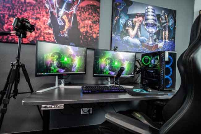 26 Best Gaming Setups of 2022  Best gaming setup, Gaming setup, Gaming  room setup